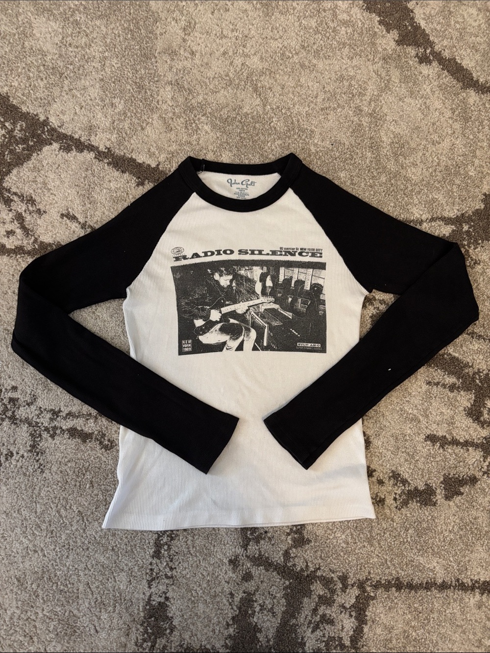 Brandy Melville / John Galt "Radio Silence" Bella Raglan Long Sleeve Top!!